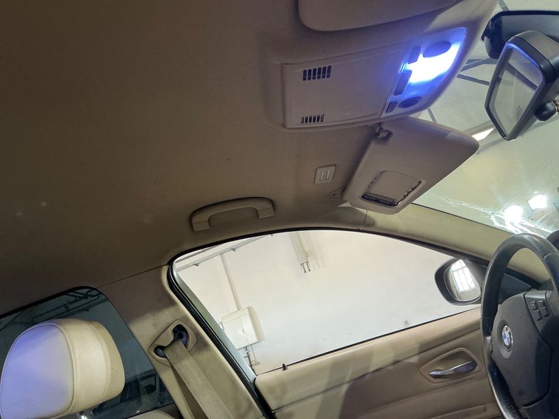 BMW 3er 325i 2009 – снимка 36