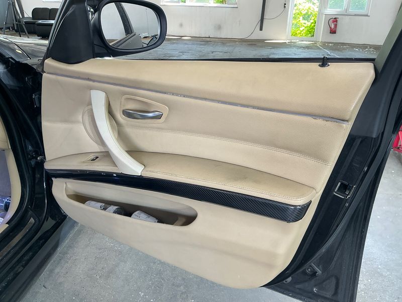 BMW 3er 325i 2009 – снимка 38