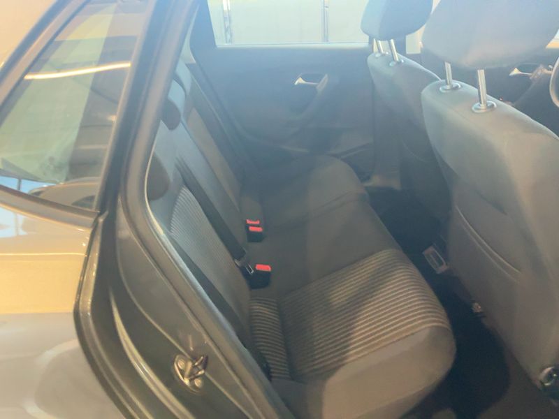 Volkswagen Polo 1.2 TSI Highline 2014 – снимка 19