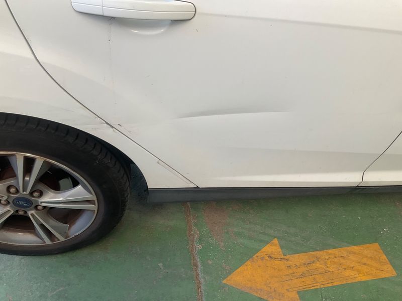 Ford Focus 1.0 EcoBoost Edition 2013 – снимка 24