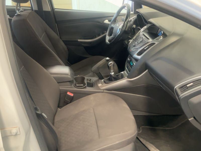 Ford Focus 1.0 EcoBoost Edition 2013 – снимка 16