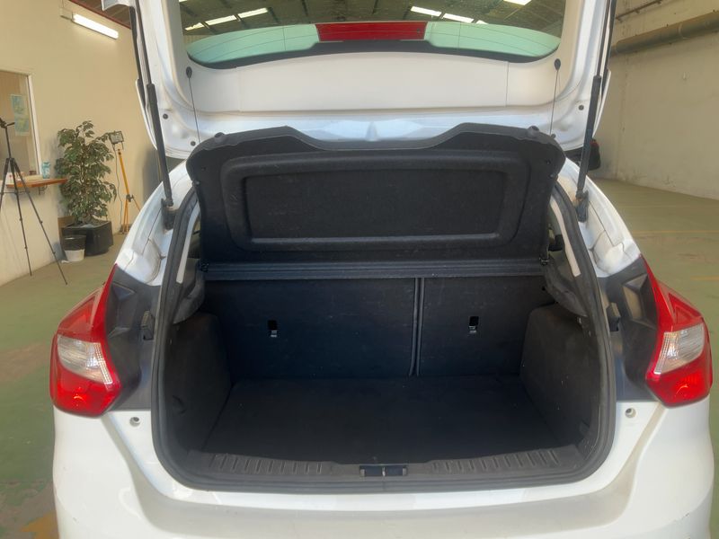 Ford Focus 1.0 EcoBoost Edition 2013 – снимка 15