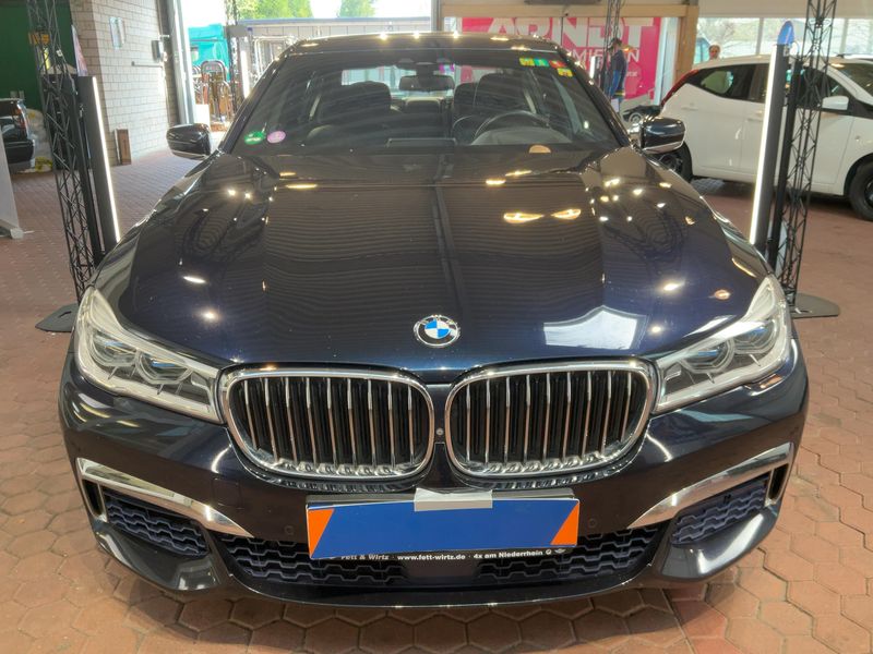 BMW 7er 750i L xDrive 2016 – снимка 14