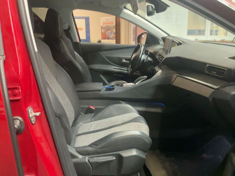 Peugeot 3008 1.2 PureTech Allure 2018 – снимка 16