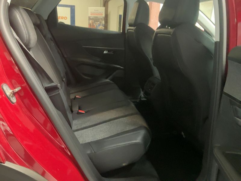 Peugeot 3008 1.2 PureTech Allure 2018 – снимка 19