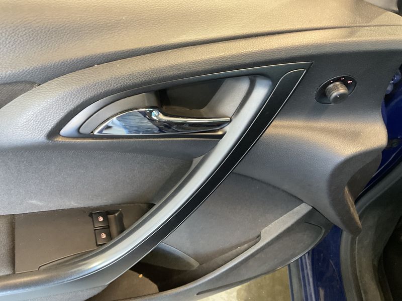 Opel Astra 1.4 Selection 2011 – снимка 5