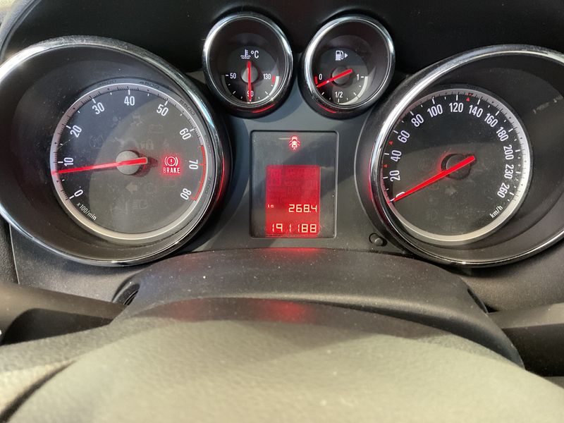 Opel Astra 1.4 Selection 2011 – снимка 4