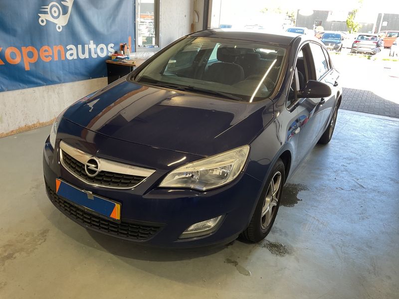 Opel Astra 1.4 Selection 2011 – снимка 1