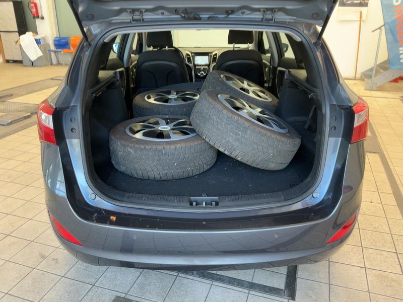Hyundai i30 1.6 GDI Trend blue 2017 – снимка 16