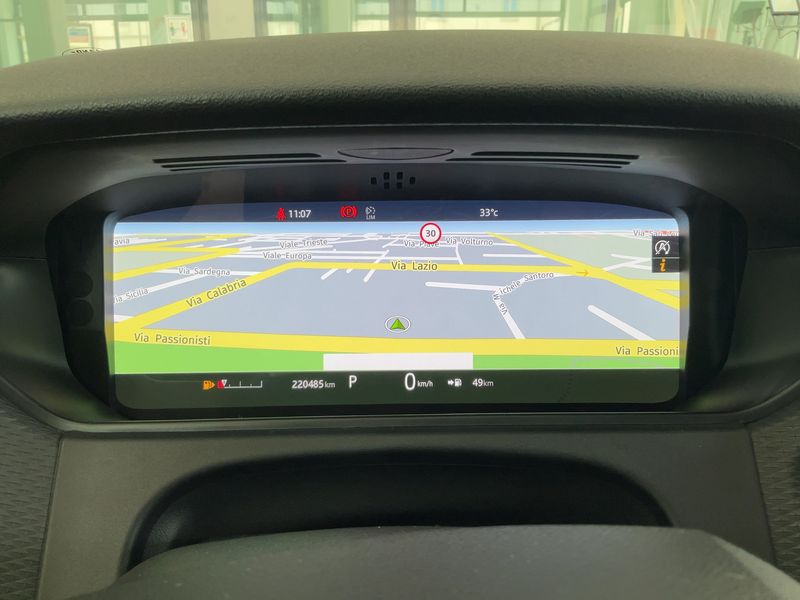 Land Rover Range Rover Velar 2.0 Diesel S R-Dynamic 2019 – снимка 18