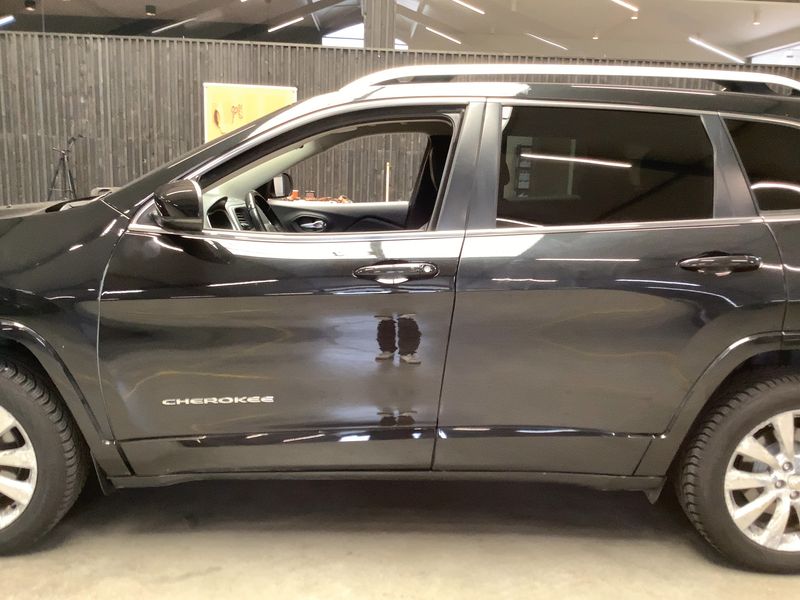 Jeep Cherokee 2.2 M-Jet Overland 4WD 2017 – снимка 4