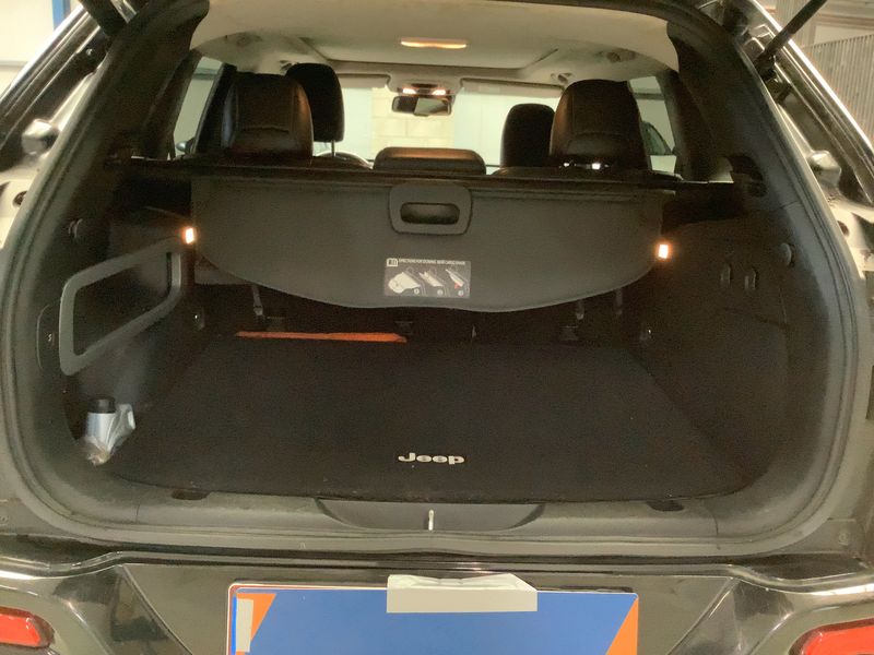 Jeep Cherokee 2.2 M-Jet Overland 4WD 2017 – снимка 15