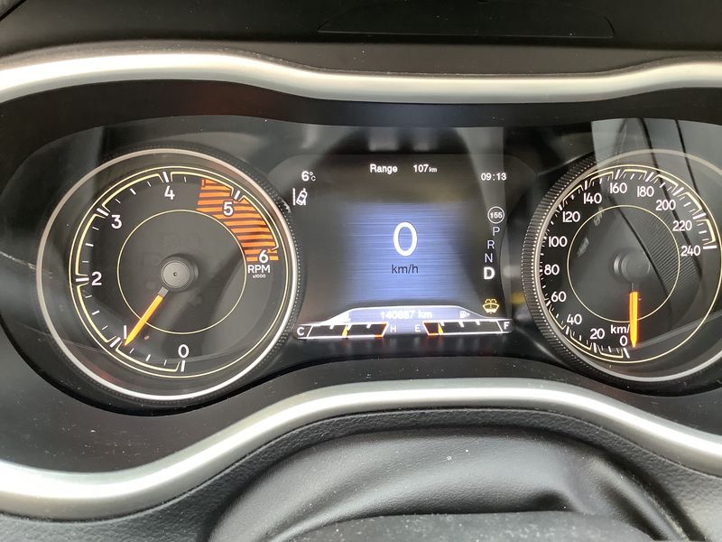 Jeep Cherokee 2.2 M-Jet Overland 4WD 2017 – снимка 18