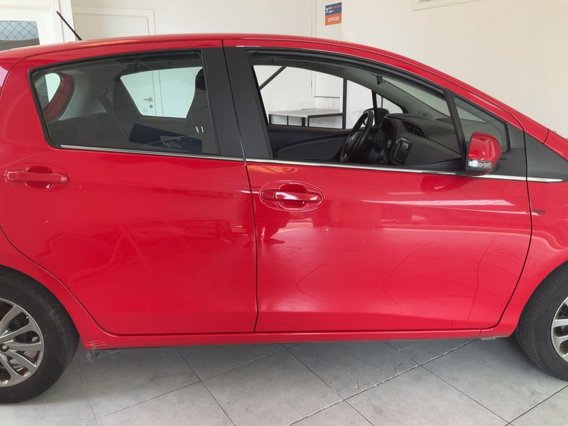 Toyota Yaris 1.0 VVT-i Active 2016 – снимка 10