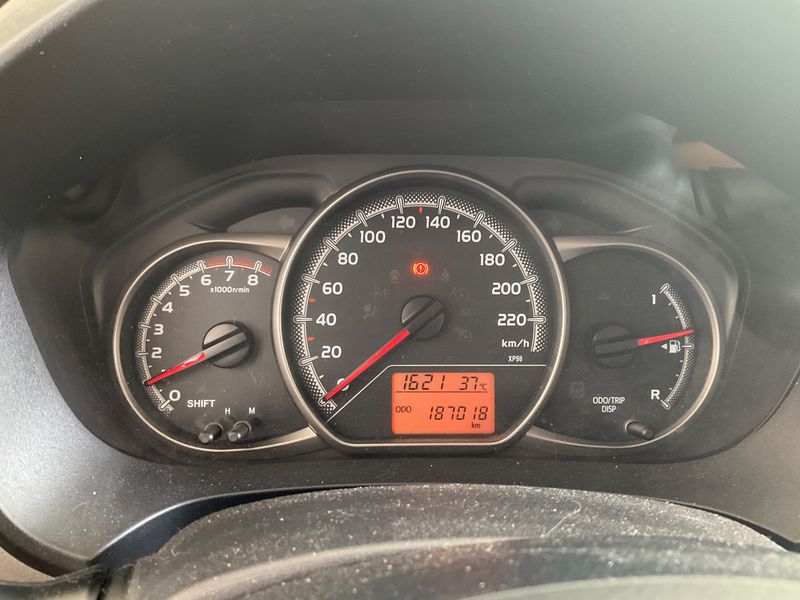 Toyota Yaris 1.0 VVT-i Active 2016 – снимка 18