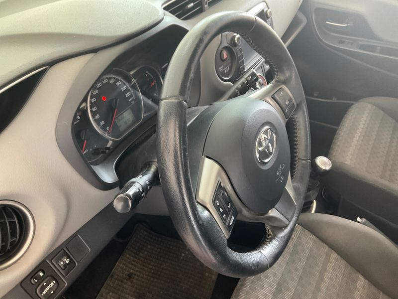 Toyota Yaris 1.0 VVT-i Active 2016 – снимка 24