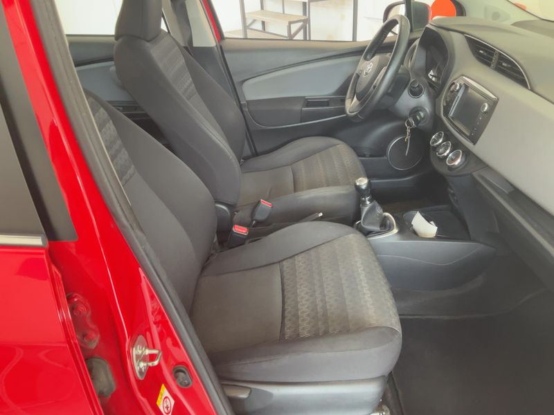 Toyota Yaris 1.0 VVT-i Active 2016 – снимка 16