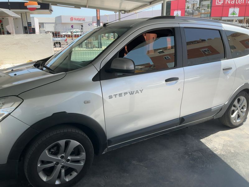 Dacia Lodgy 1.5 dCi Stepway 2015 – снимка 4