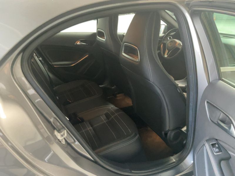 Mercedes-Benz A-Klasse A 200 BlueEfficiency Urban 2015 – снимка 19