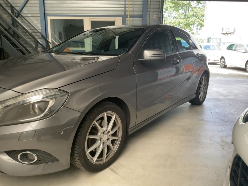 Mercedes-Benz A-Klasse A 200 BlueEfficiency Urban 2015 – снимка 2