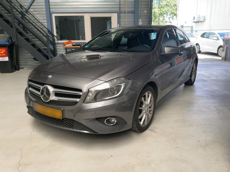 Mercedes-Benz A-Klasse A 200 BlueEfficiency Urban 2015 – снимка 1