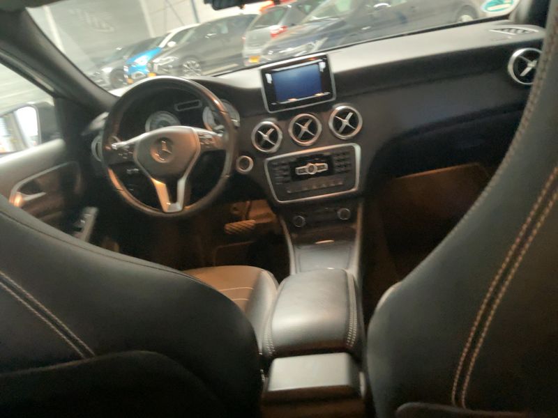 Mercedes-Benz A-Klasse A 200 BlueEfficiency Urban 2015 – снимка 17