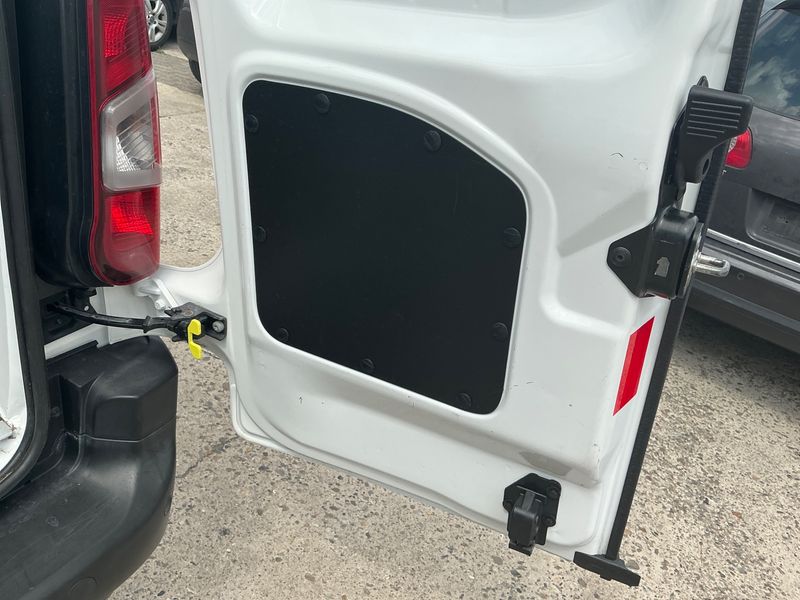 Citroen Berlingo 1.5 Blue-HDi Control XL 2021 – снимка 32