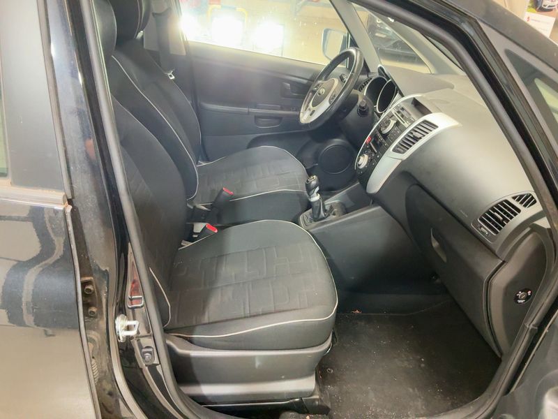 Kia Venga 1.6 FIFA World Cup Edition 2014 – снимка 17