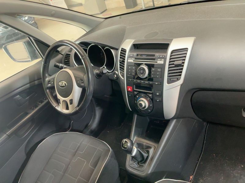 Kia Venga 1.6 FIFA World Cup Edition 2014 – снимка 18