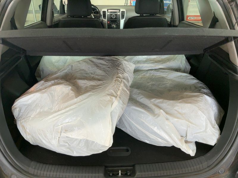 Kia Venga 1.6 FIFA World Cup Edition 2014 – снимка 16