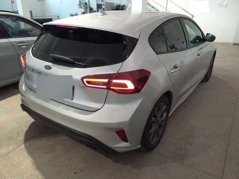 Ford Focus 1.0 EcoBoost Mild-Hybrid ST-Line 2024 – снимка 4