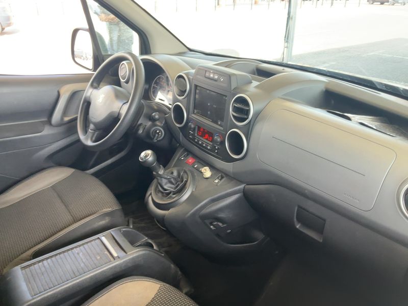 Peugeot Partner 1.6 Blue-HDi Outdoor 2018 – снимка 16