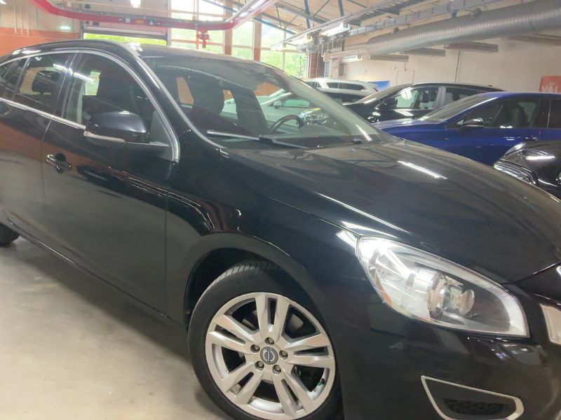 Volvo V60 2.0 T Momentum 2010 – снимка 12