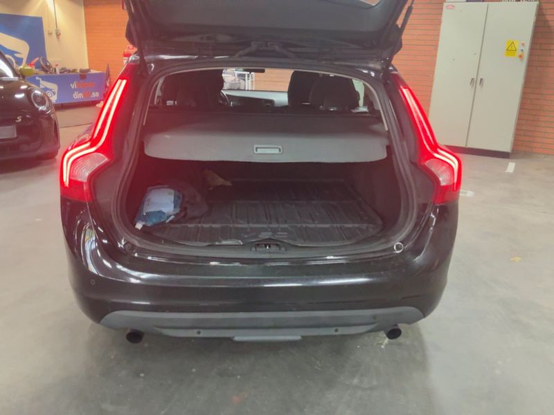 Volvo V60 2.0 T Momentum 2010 – снимка 15