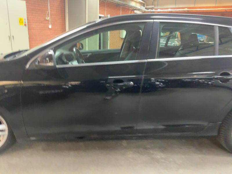 Volvo V60 2.0 T Momentum 2010 – снимка 4