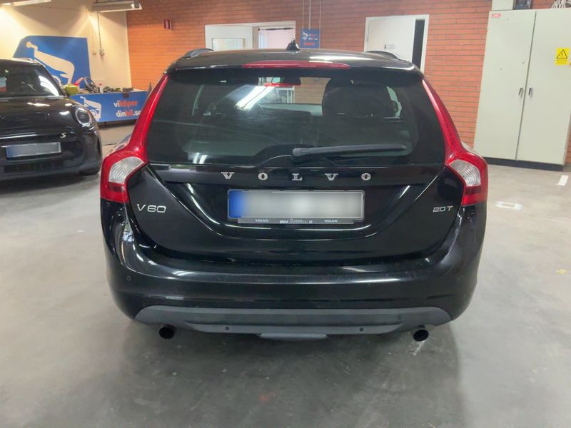 Volvo V60 2.0 T Momentum 2010 – снимка 7