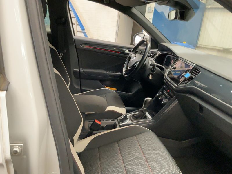 Volkswagen T-Roc 1.5 TSI ACT Sport 2018 – снимка 16