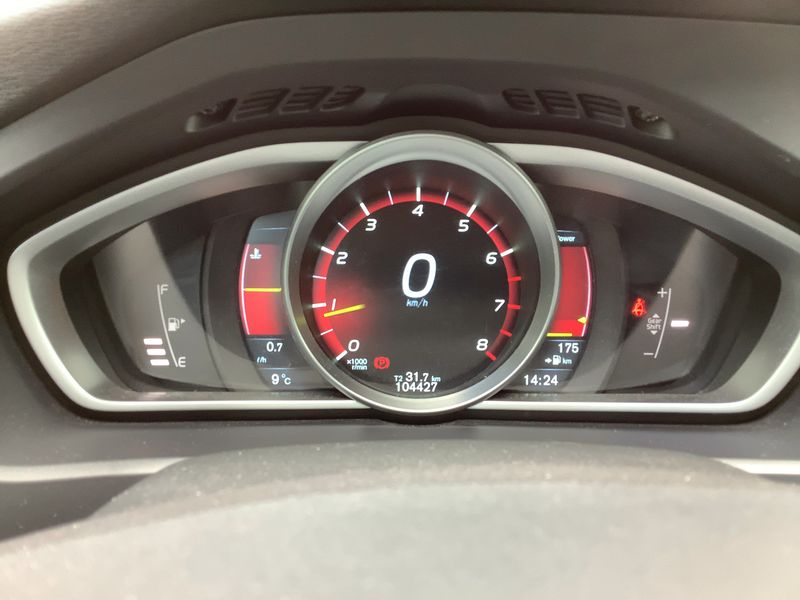 Volvo V40 1.6 T2 You! 2014 – снимка 19