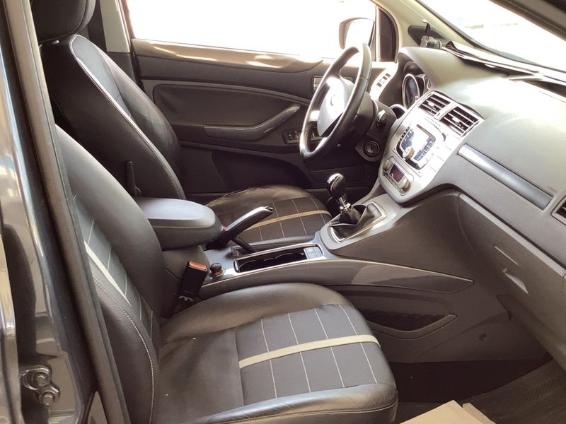 Ford Kuga 2.0 TDCi Titanium 2010 – снимка 16