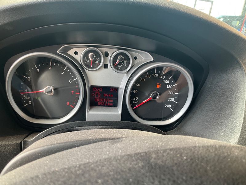 Ford Focus 1.6 Style+ 2010 – снимка 4