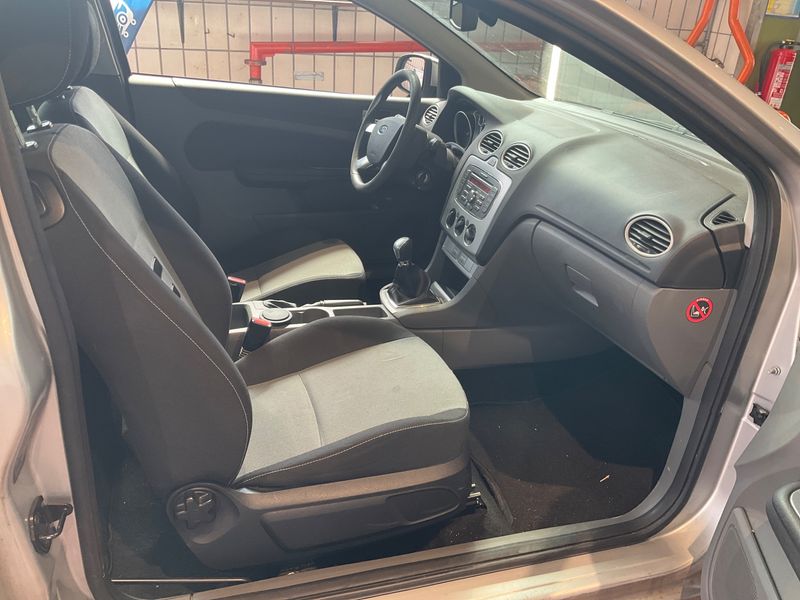 Ford Focus 1.6 Style+ 2010 – снимка 3