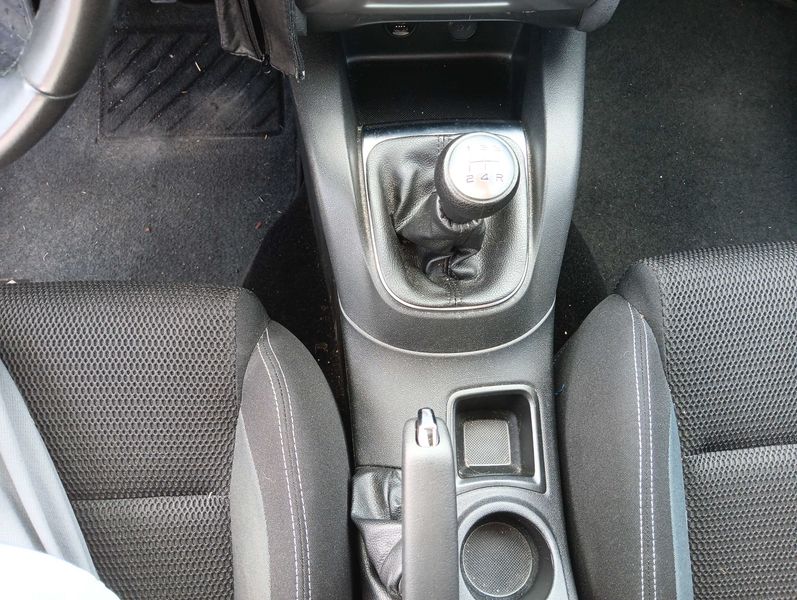 Citroen C4 1.6 Blue-HDi Feel 2015 – снимка 20