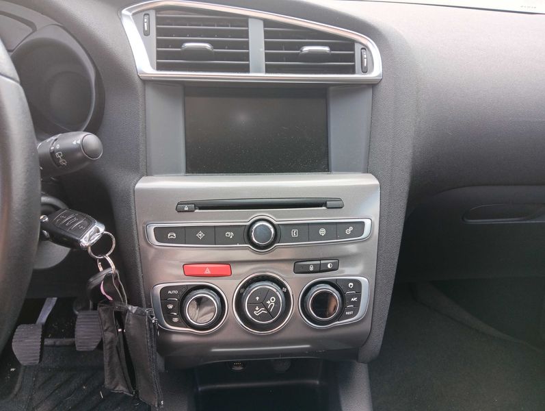 Citroen C4 1.6 Blue-HDi Feel 2015 – снимка 19