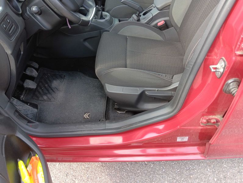 Citroen C4 1.6 Blue-HDi Feel 2015 – снимка 17