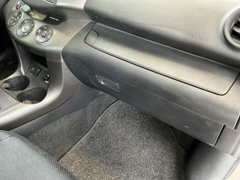 Toyota RAV 4 2.2 D-CAT Executive 2011 – снимка 33