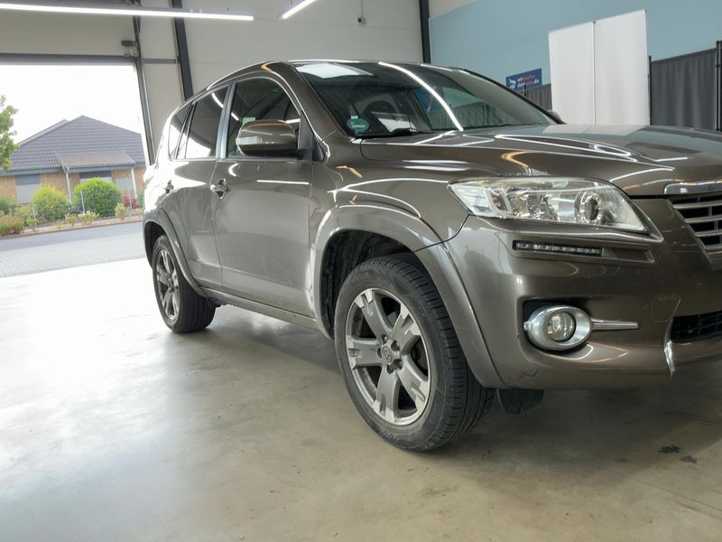 Toyota RAV 4 2.2 D-CAT Executive 2011 – снимка 12
