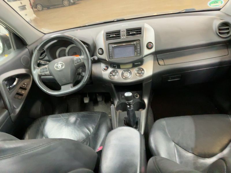Toyota RAV 4 2.2 D-CAT Executive 2011 – снимка 18