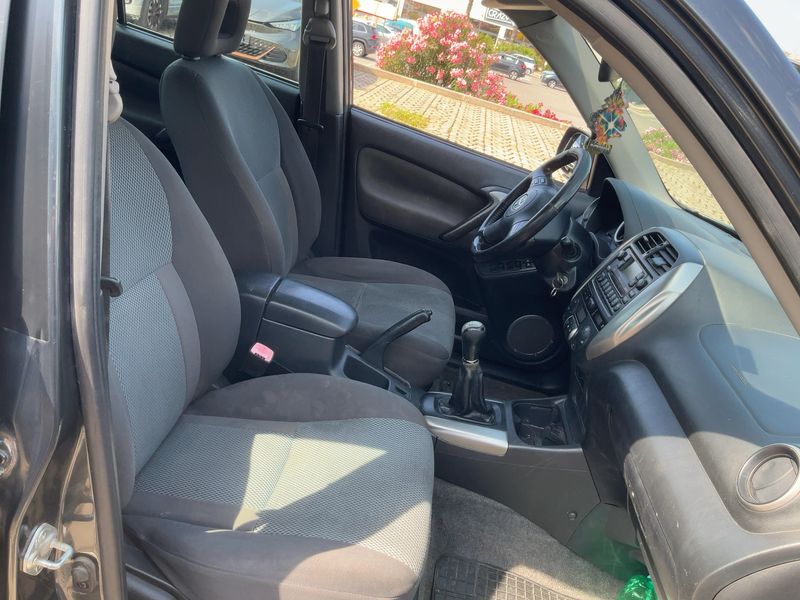 Toyota RAV 4 2.0 D-4D 4x4 2005 – снимка 11