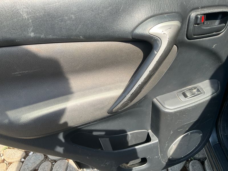 Toyota RAV 4 2.0 D-4D 4x4 2005 – снимка на щета