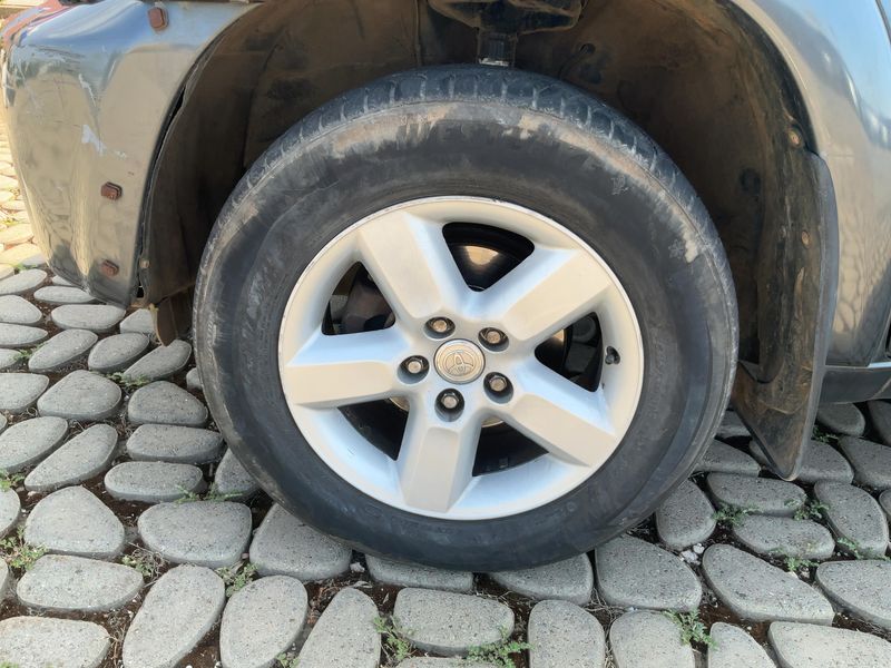 Toyota RAV 4 2.0 D-4D 4x4 2005 – снимка на щета